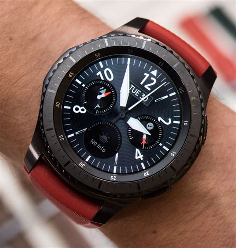 Samsung Gear S3 Frontier & Classic Smartwatches Hands